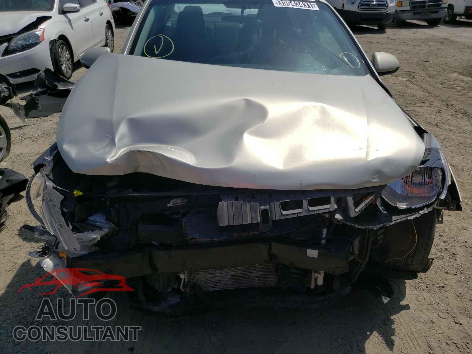 HYUNDAI ACCENT 2018 - 3KPC24A33JE016077