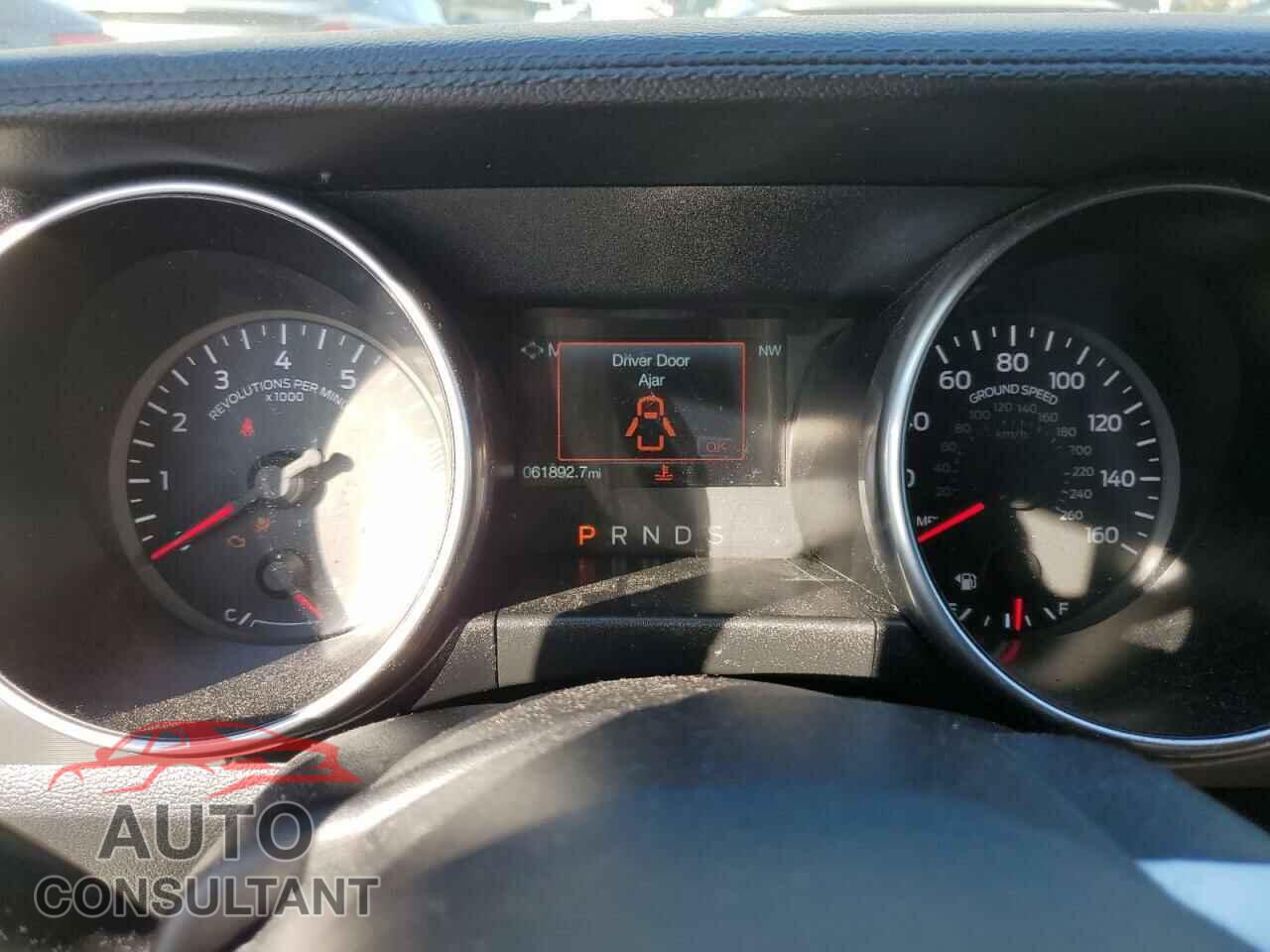 FORD MUSTANG 2019 - 1FATP8UH9K5109477
