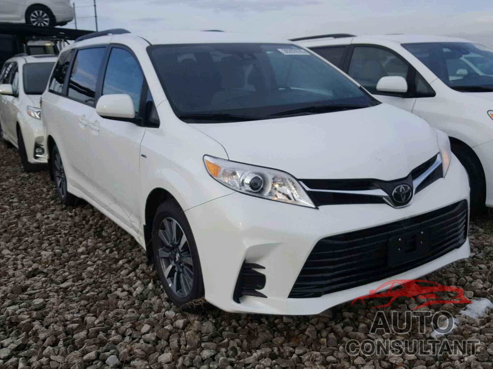 TOYOTA SIENNA 2018 - 5TDJZ3DC9JS192159