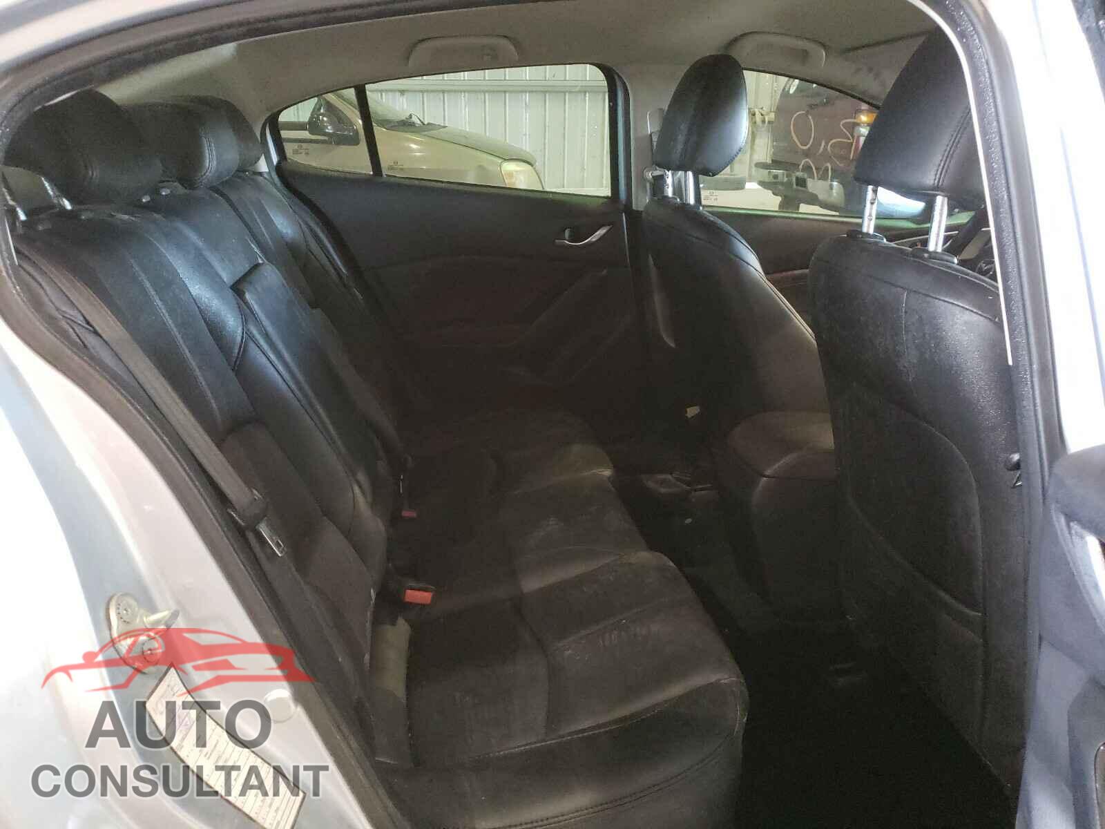 MAZDA 3 2018 - 3MZBN1V30JM200049