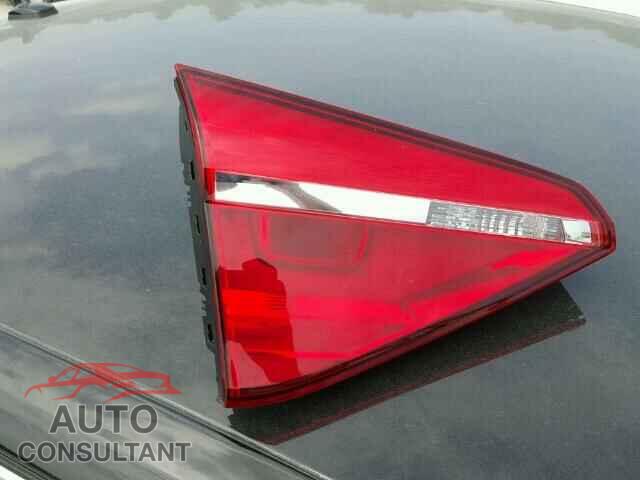 VOLKSWAGEN PASSAT 2016 - 1VWAT7A37GC028820