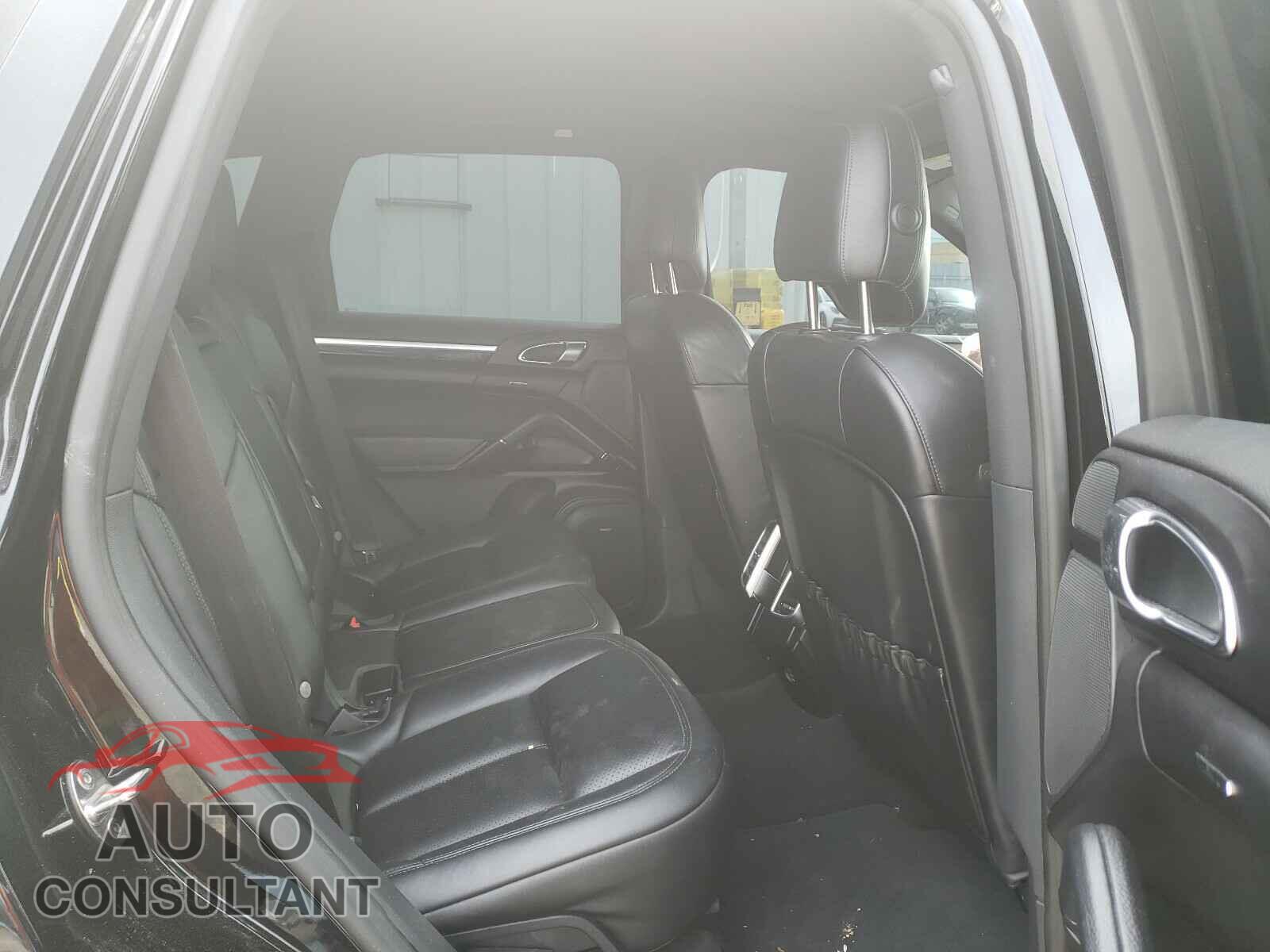 PORSCHE CAYENNE 2017 - WP1AA2A23HKA88957