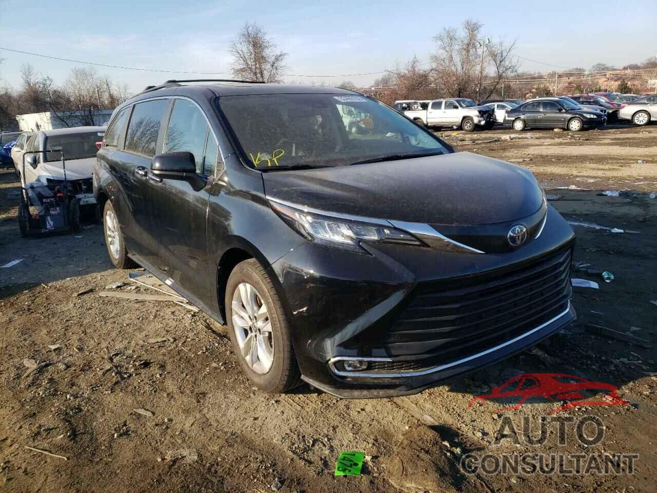 TOYOTA SIENNA 2022 - 5TDJRKEC6NS080241