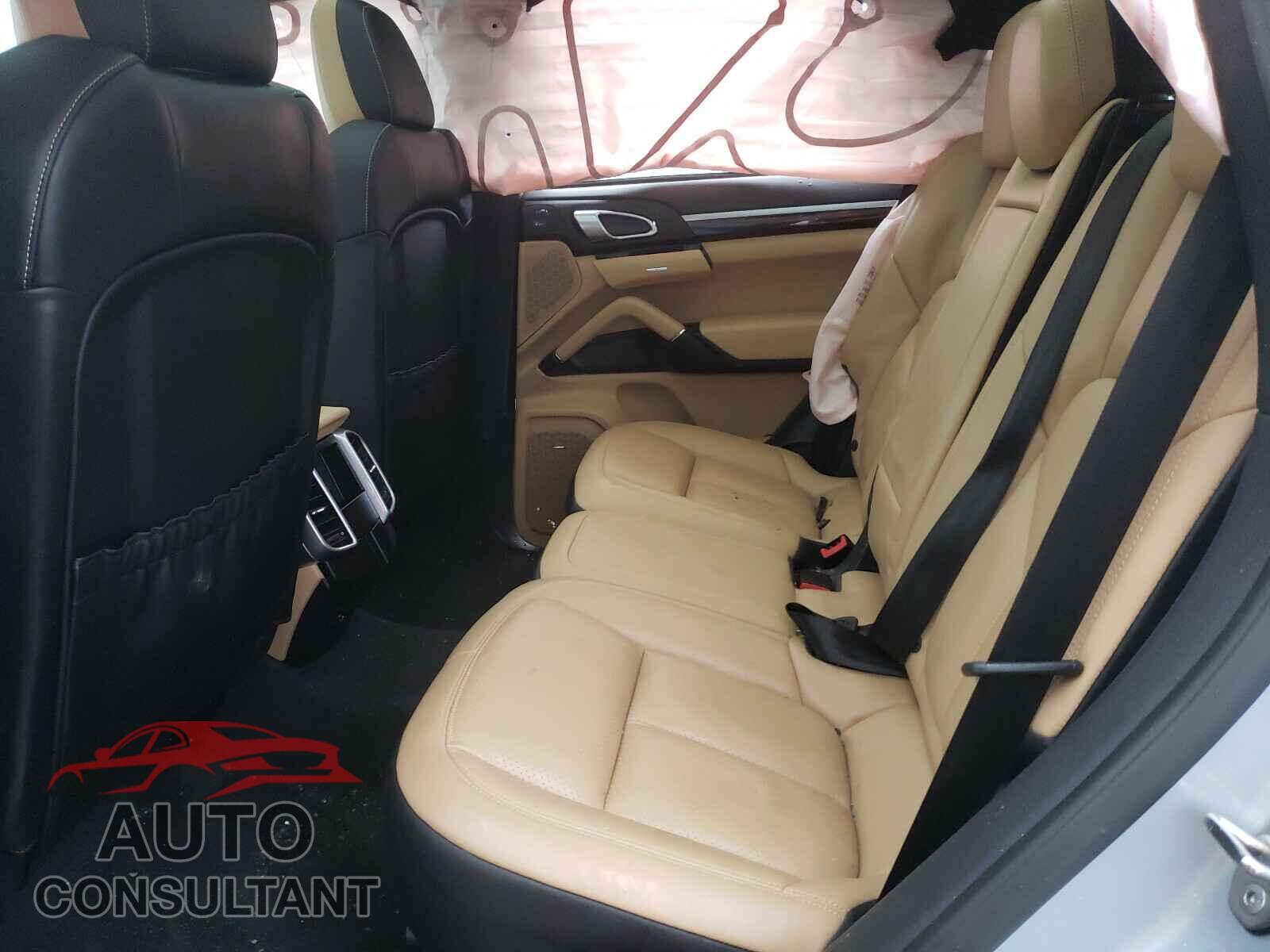 PORSCHE CAYENNE 2017 - WP1AA2A22HKA91431