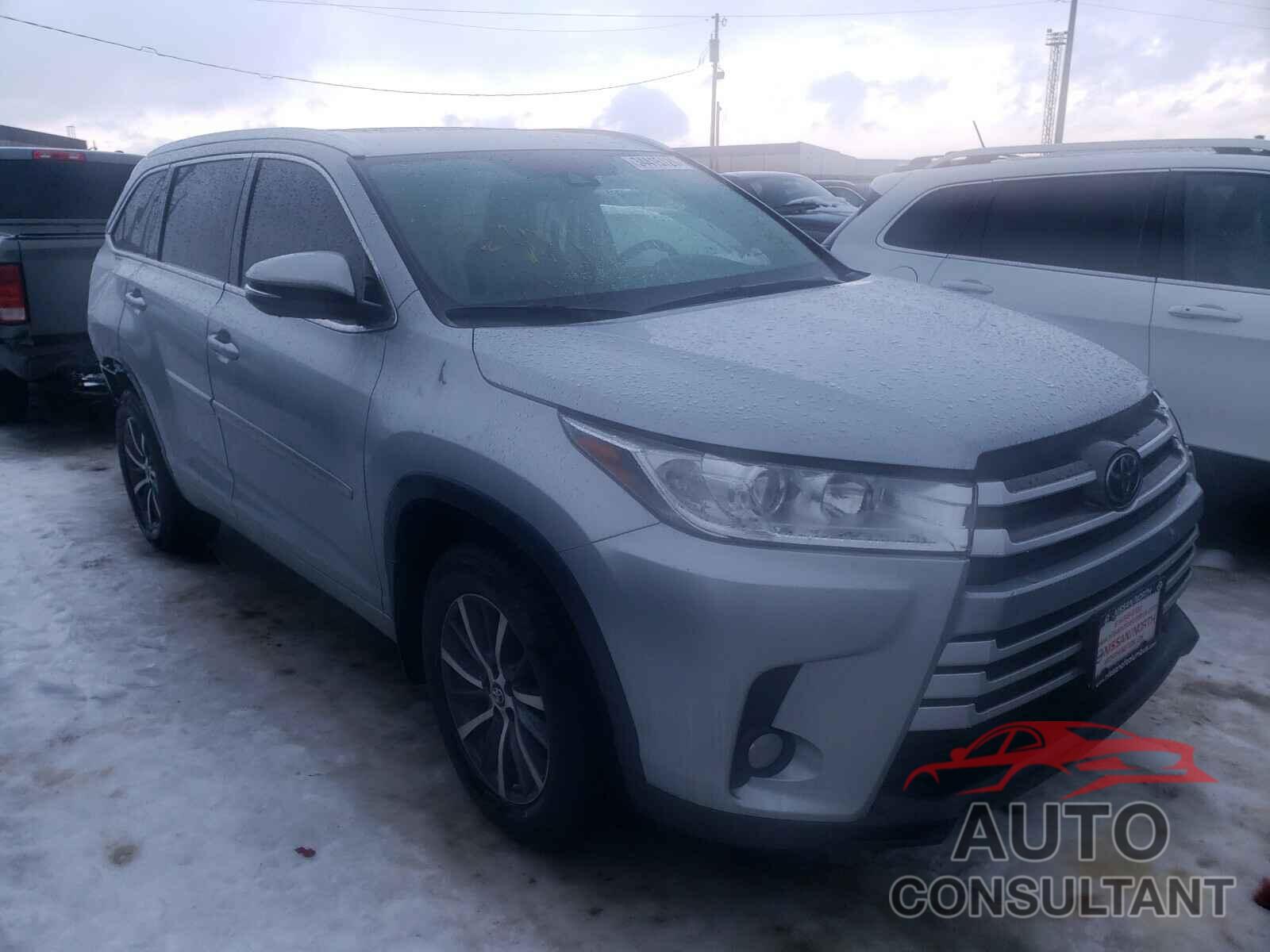 TOYOTA HIGHLANDER 2018 - 5TDJZRFH5JS527252