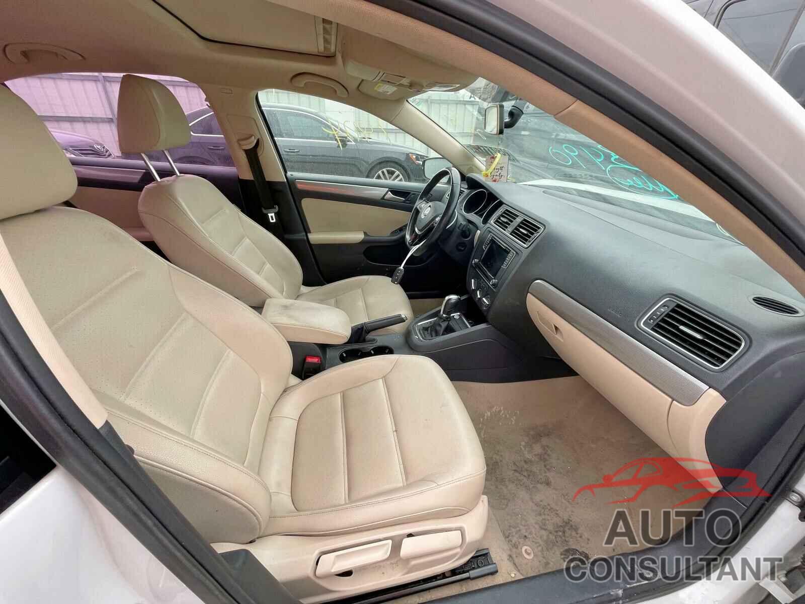 VOLKSWAGEN JETTA 2016 - 3VWD67AJ2GM228490