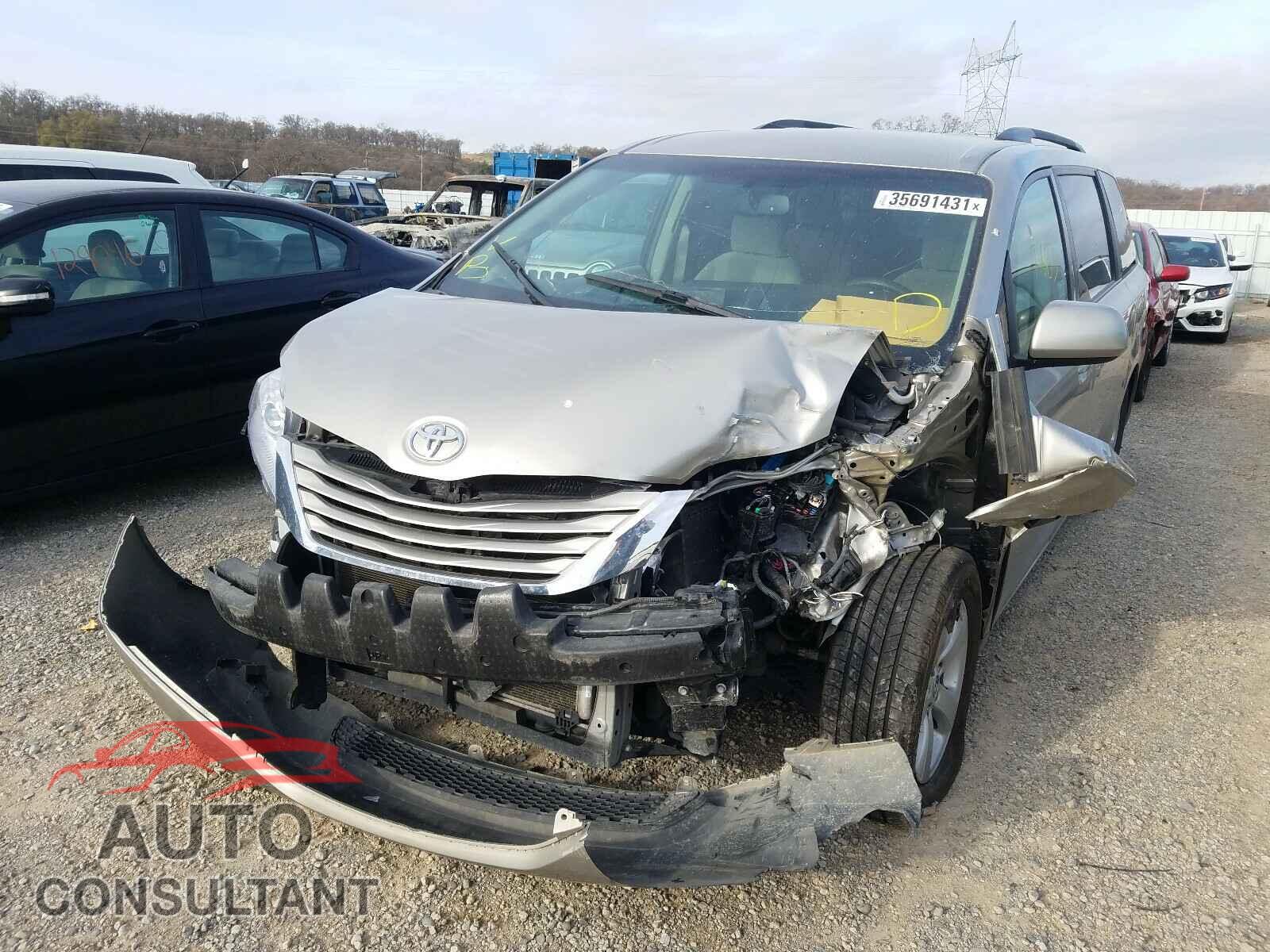 TOYOTA SIENNA 2017 - 5TDKZ3DC4HS861243