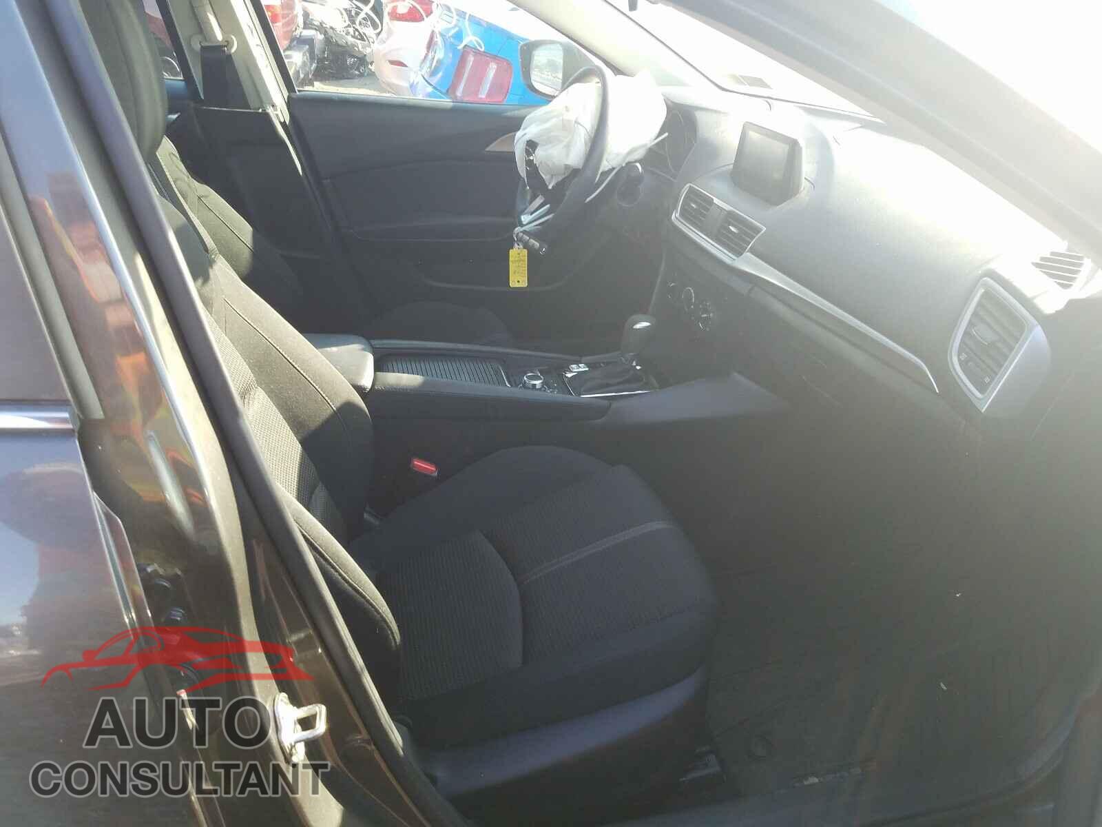 MAZDA 3 2017 - 3MZBN1U79HM132901