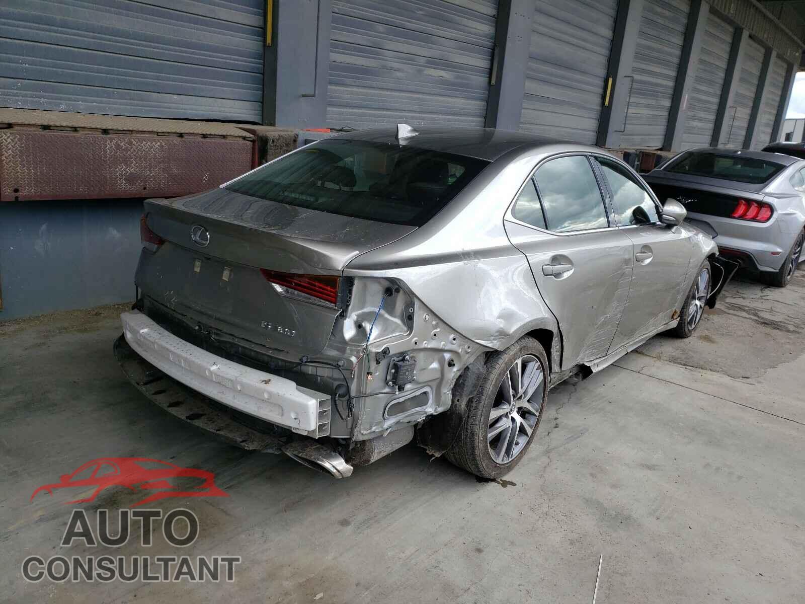 LEXUS IS 2018 - JTHBA1D2XJ5080093