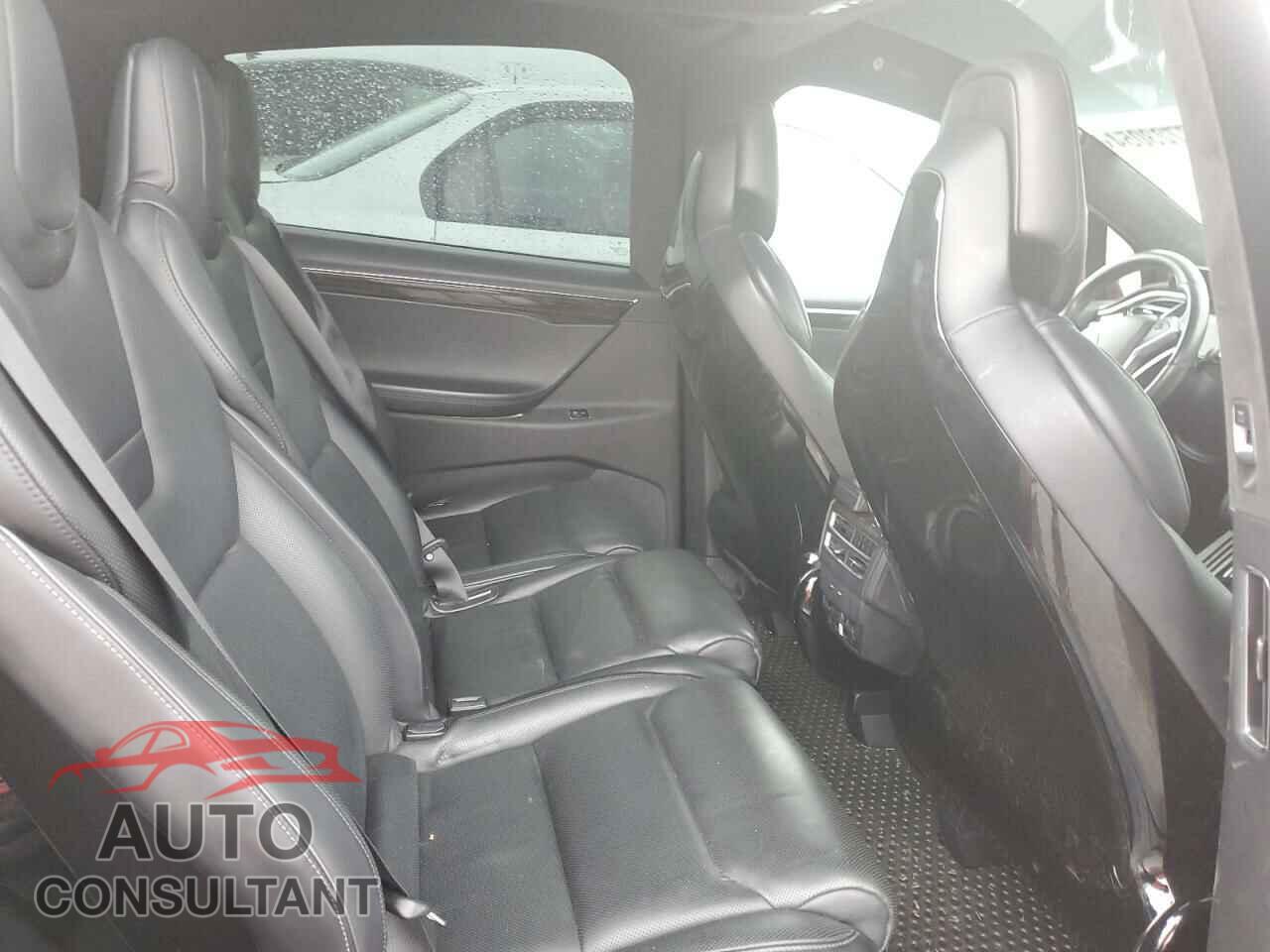 TESLA MODEL X 2016 - 5YJXCAE45GFS00262