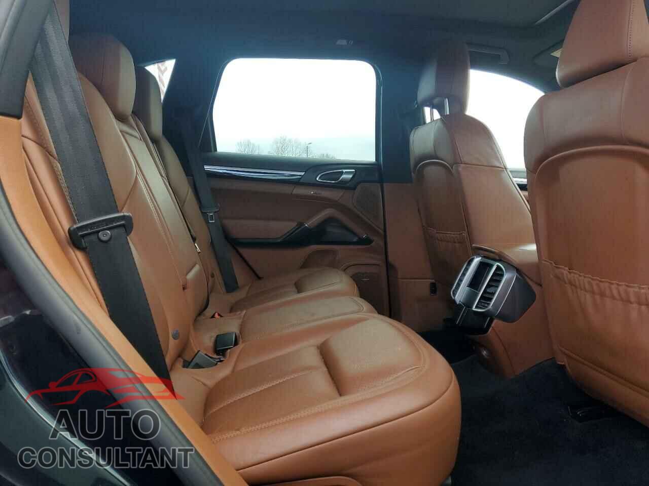 PORSCHE CAYENNE 2016 - WP1AA2A22GKA36704