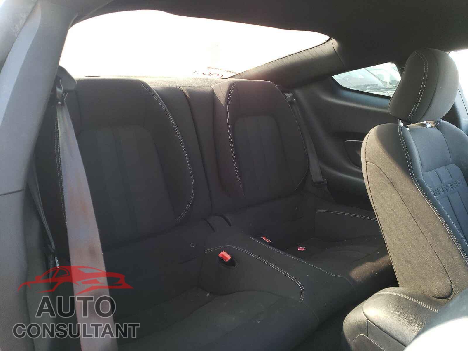 FORD MUSTANG 2019 - 1FA6P8TH2K5107245