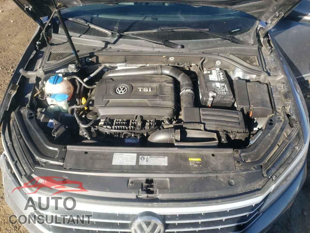 VOLKSWAGEN PASSAT 2017 - 1VWGT7A39HC010914