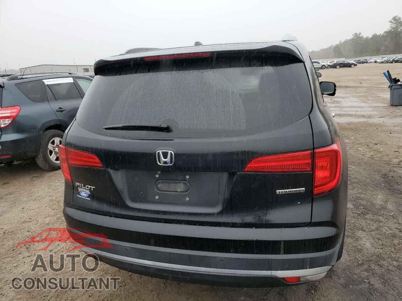 HONDA PILOT 2017 - 5FNYF5H92HB014772