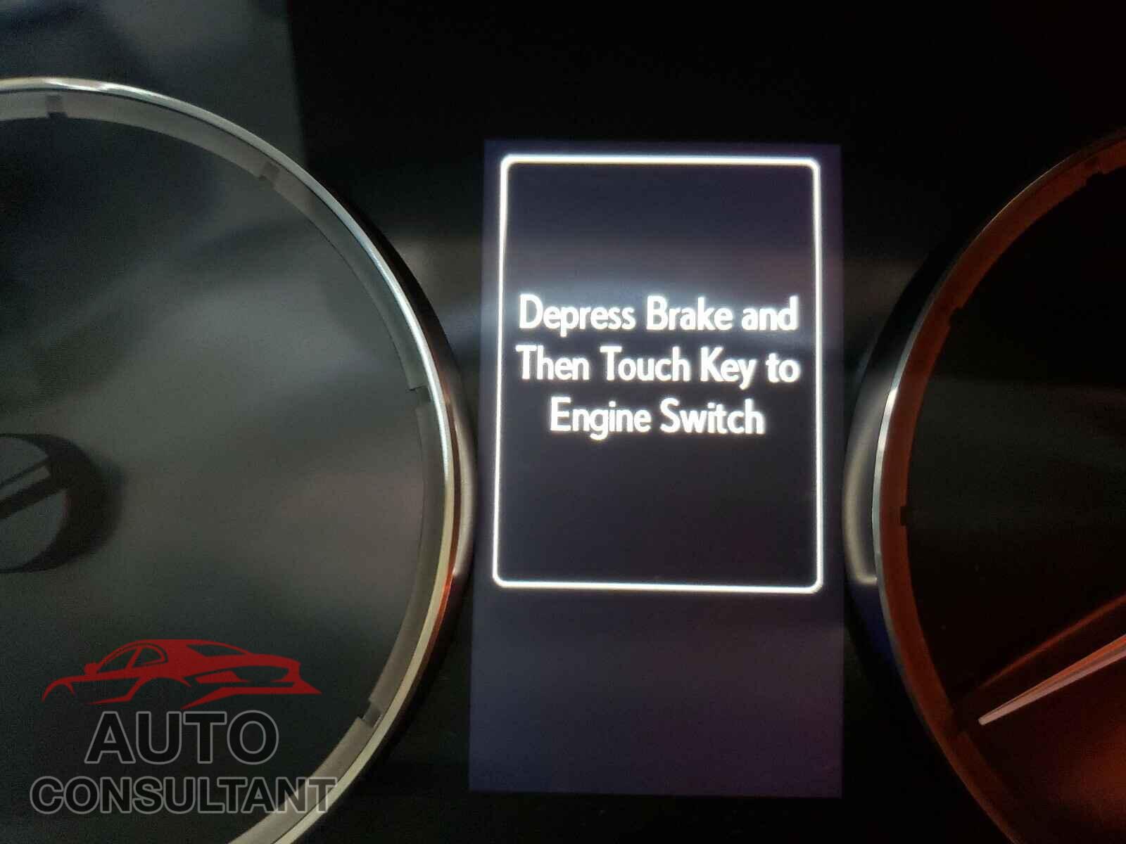 LEXUS IS 2019 - JTHBA1D20K5088284
