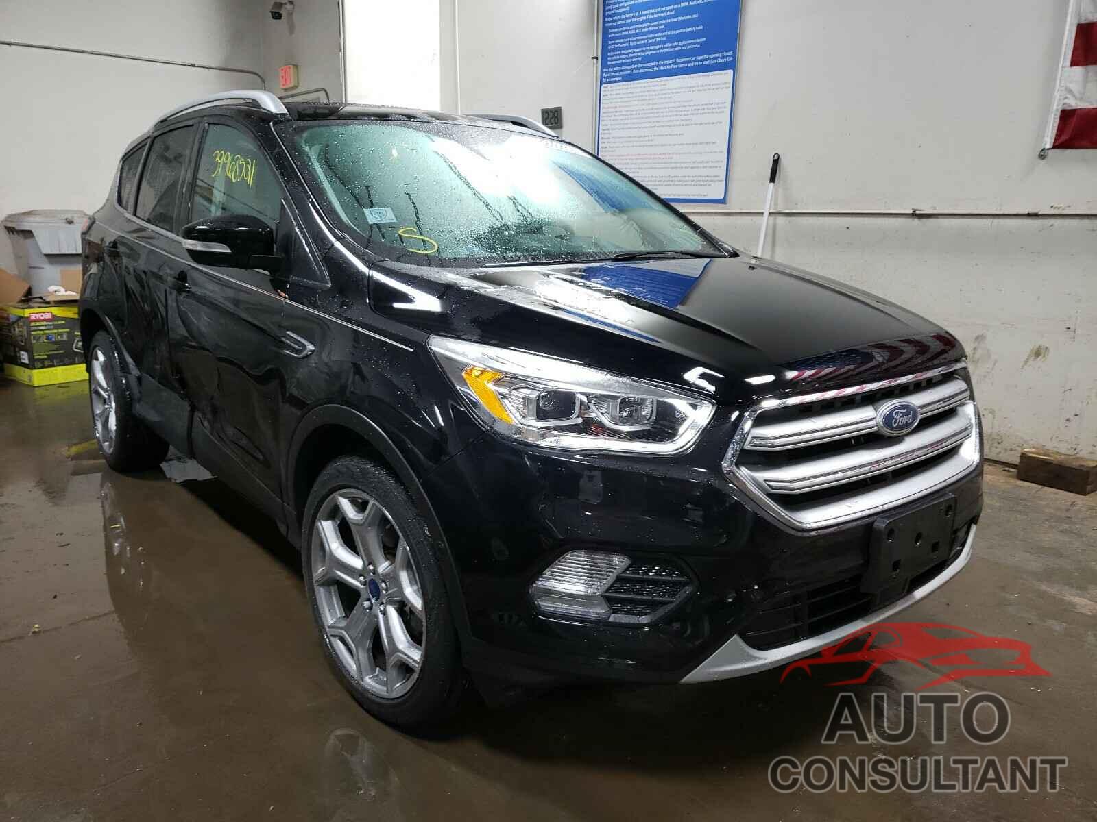 FORD ESCAPE 2017 - 1FMCU9J93HUA36803