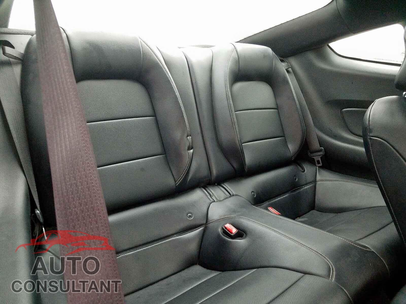 FORD MUSTANG 2015 - 19XFC1F39HE032294