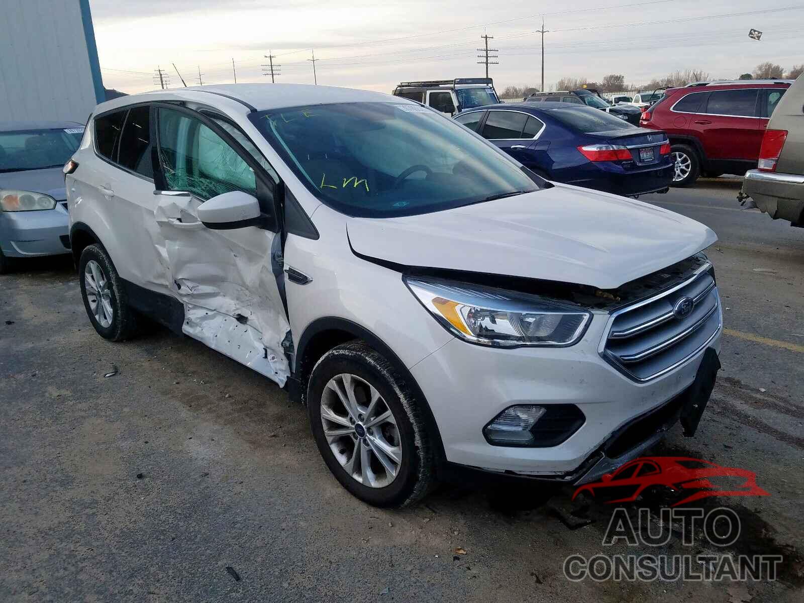 FORD ESCAPE 2017 - 19XFC1F43GE010914