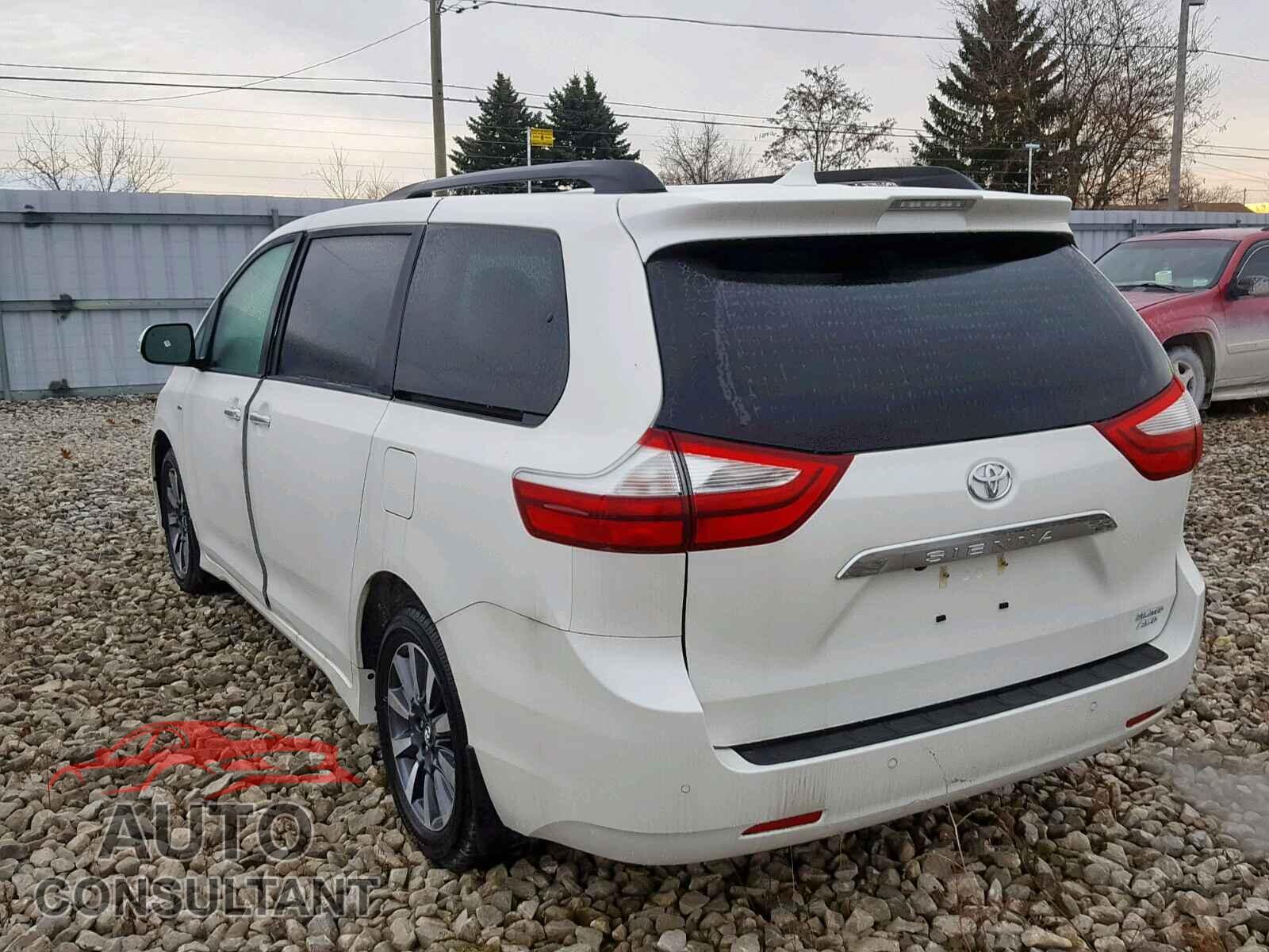 TOYOTA SIENNA 2018 - 5TDDZ3DC8JS192537