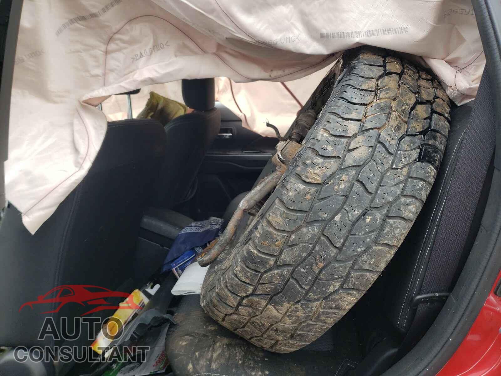 MITSUBISHI OUTLANDER 2018 - JA4AZ3A32JZ023095