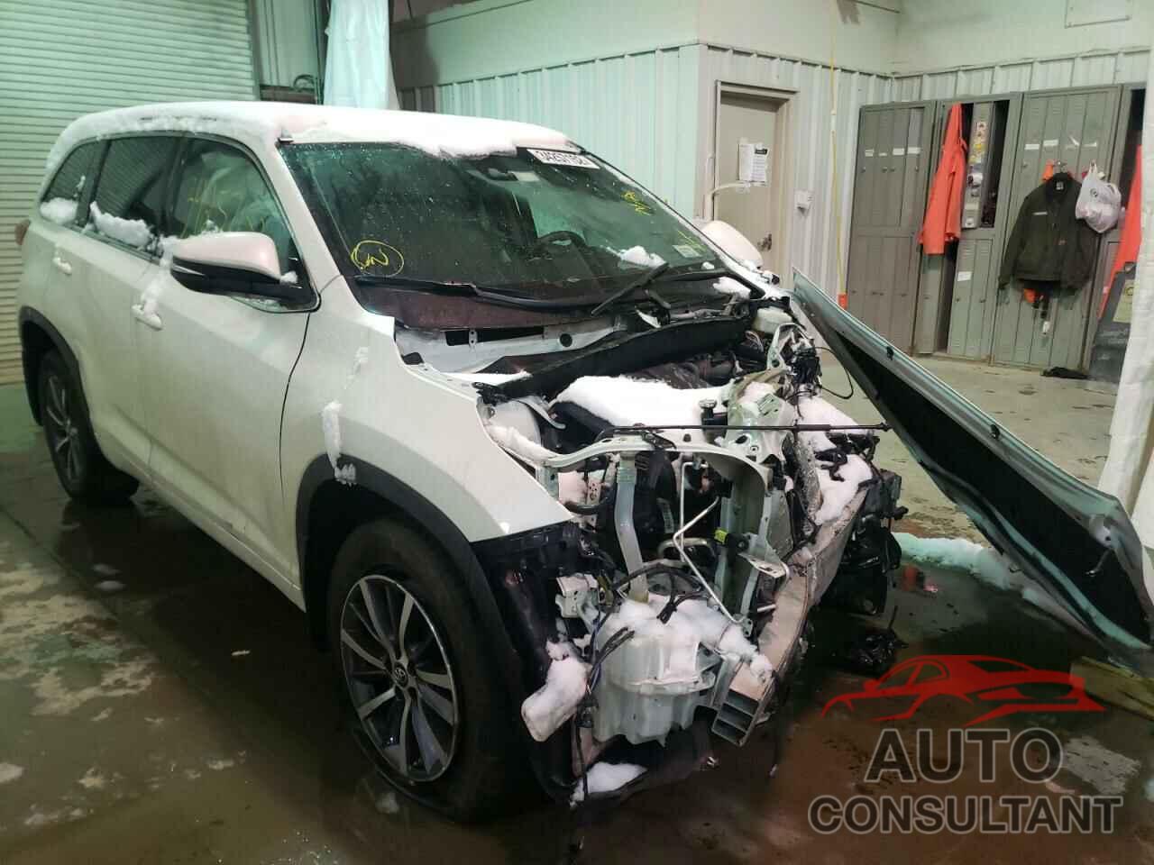 TOYOTA HIGHLANDER 2018 - 5TDJZRFH3JS552554