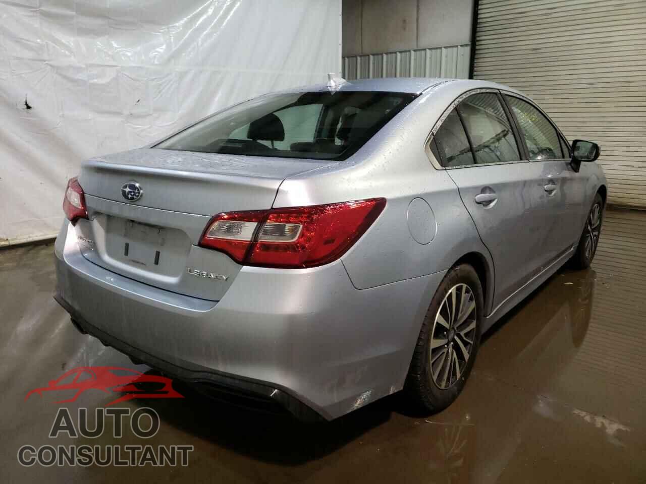 SUBARU LEGACY 2018 - 4S3BNAF61J3023587