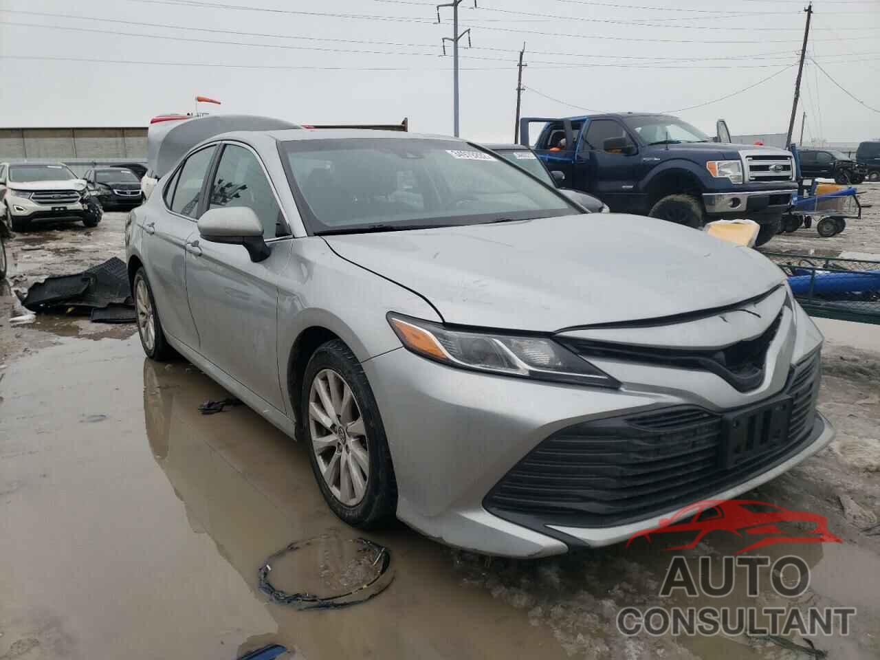 TOYOTA CAMRY 2018 - 4T1B11HK0JU041039