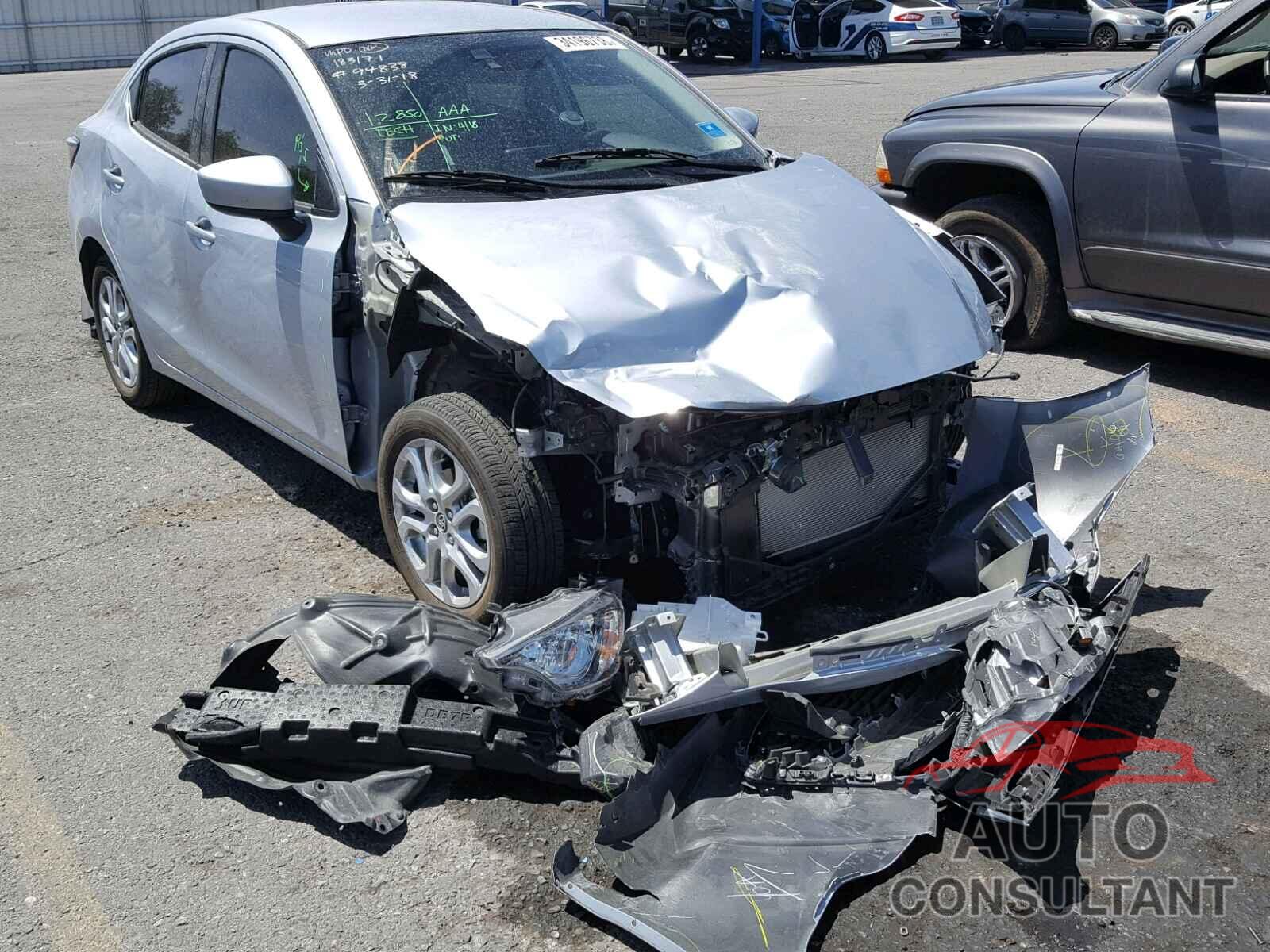 TOYOTA YARIS 2018 - 3MYDLBYV3JY301164