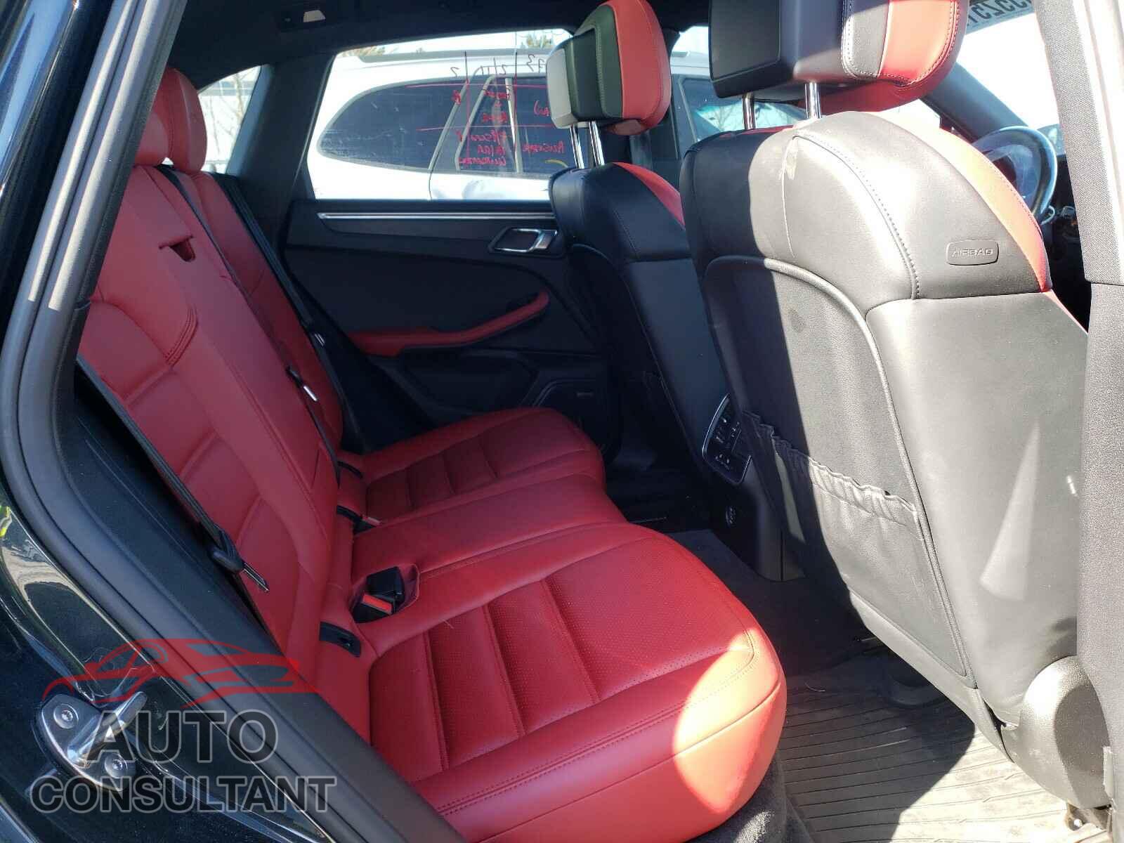 PORSCHE MACAN 2018 - WP1AG2A59JLB64769