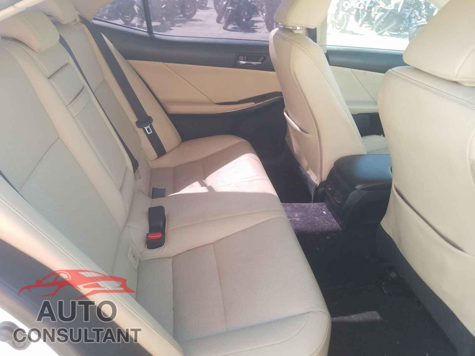 LEXUS IS 2014 - JTHBF1D23E5035293