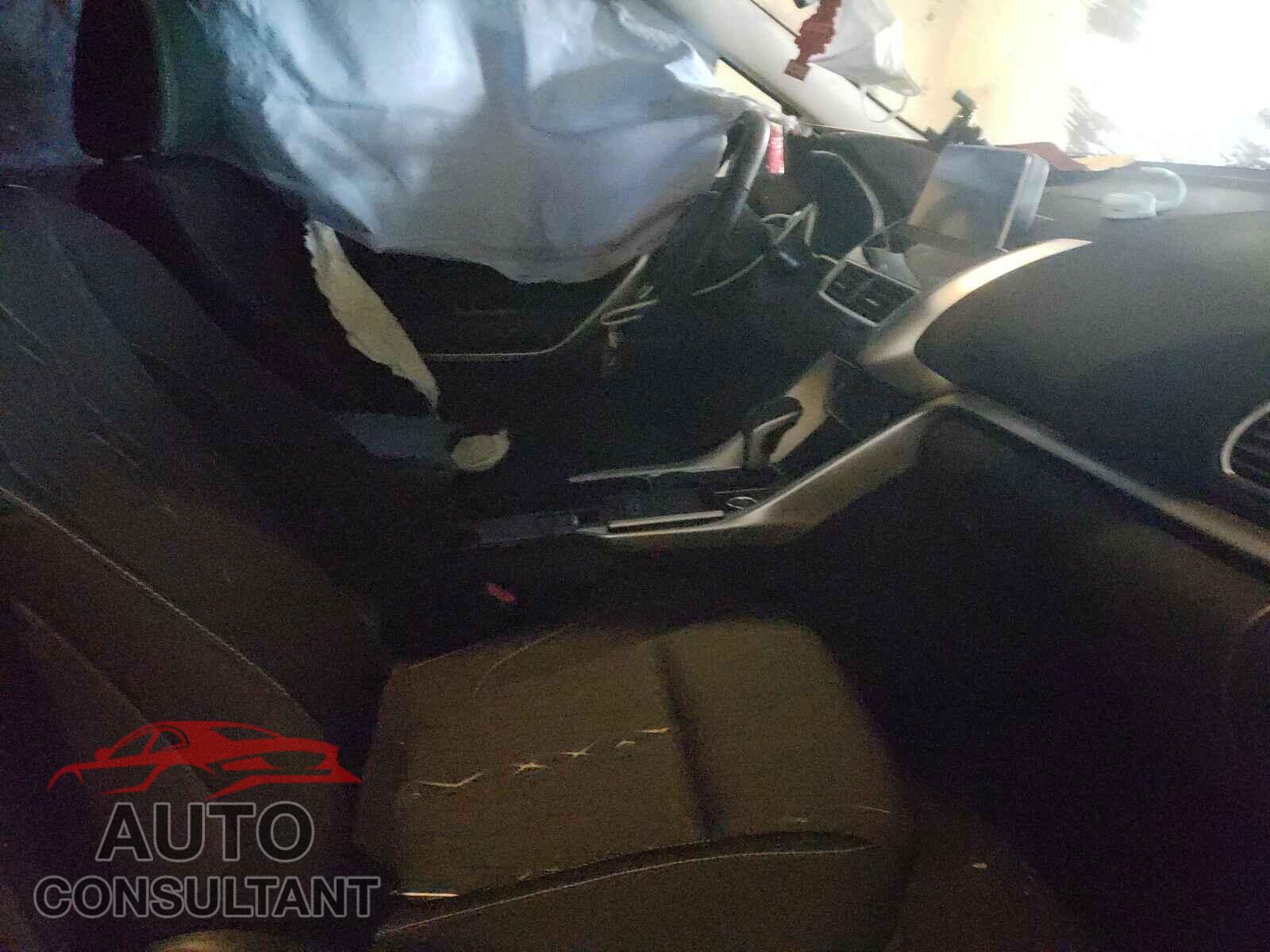 MITSUBISHI ECLIPSE 2018 - JA4AT5AA5JZ047595
