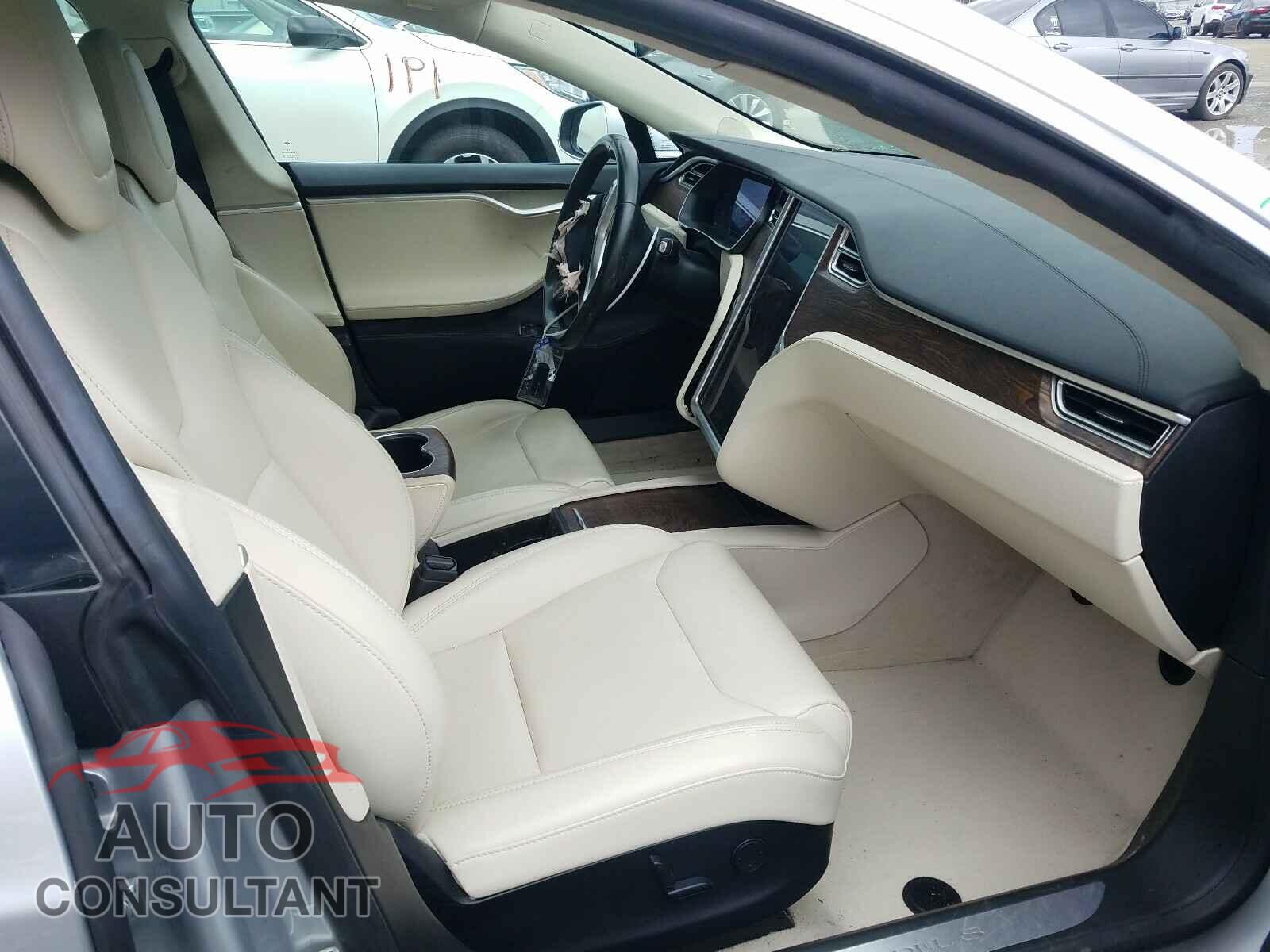 TESLA MODEL S 2017 - 5YJSA1E17HF221427