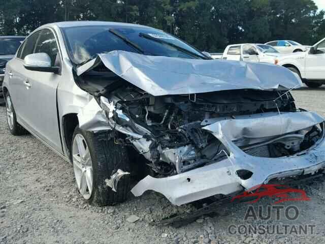 VOLVO S60 2015 - YV140MFC4F1317979