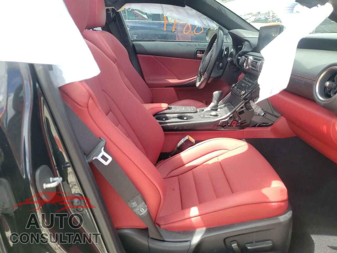 LEXUS IS 2021 - JTHGZ1E24M5019422