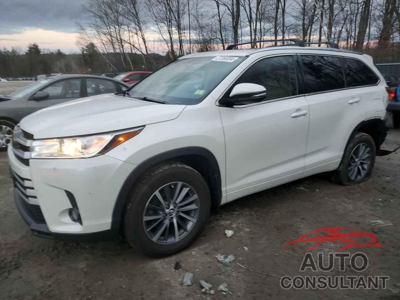 TOYOTA HIGHLANDER 2018 - 5TDJZRFH1JS841741