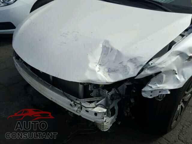 TOYOTA SCION 2015 - JTKJF5C76F3093230