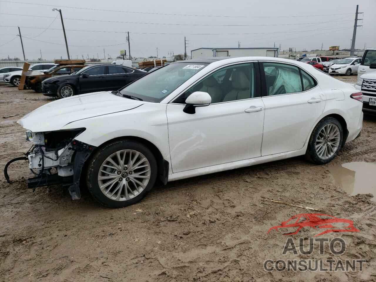 TOYOTA CAMRY 2019 - 4T1B11HK3KU164108