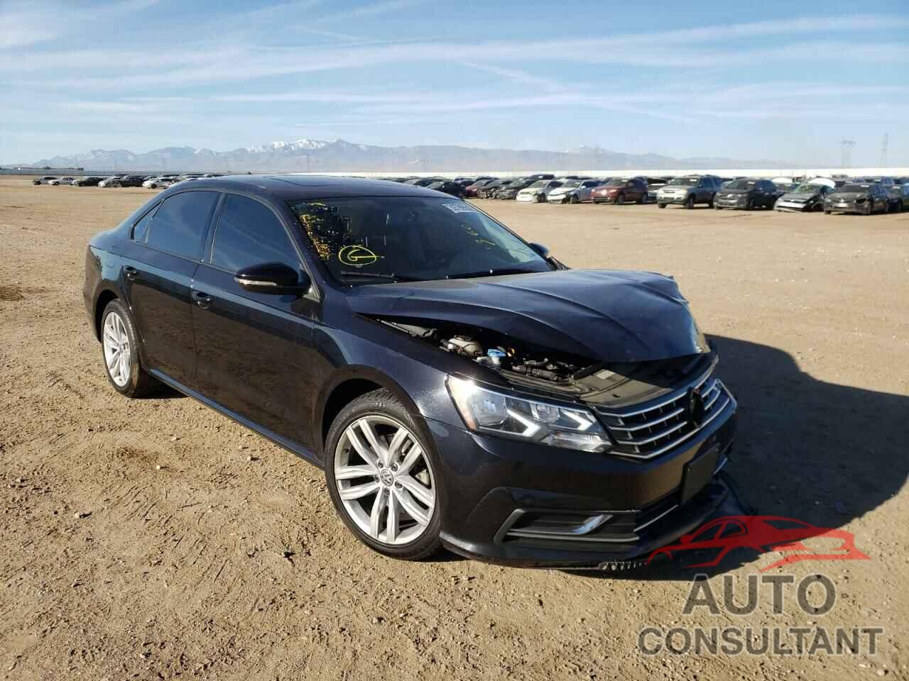 VOLKSWAGEN PASSAT 2019 - 1VWLA7A30KC013017