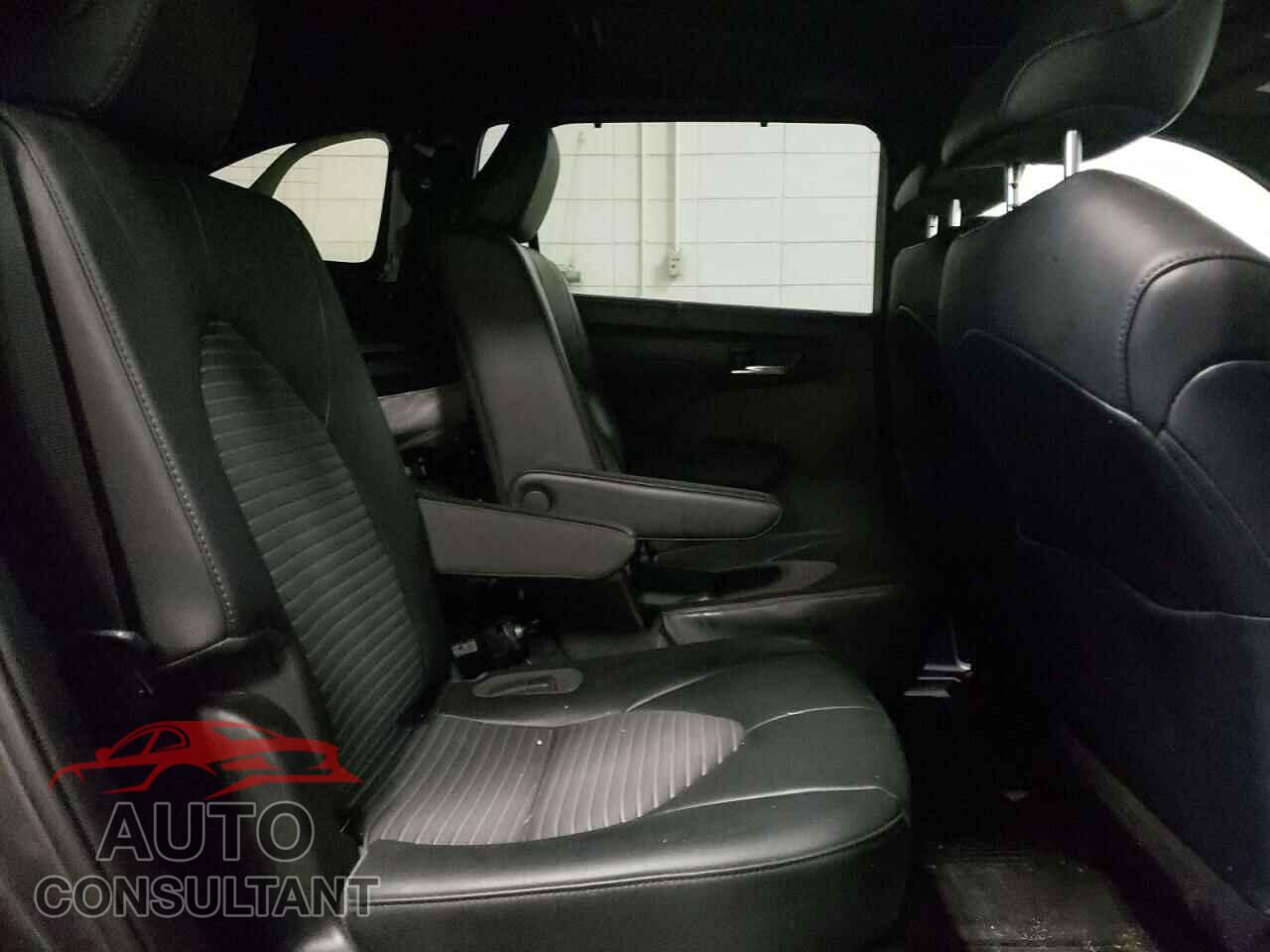 TOYOTA HIGHLANDER 2021 - 5TDJZRBH9MS133473