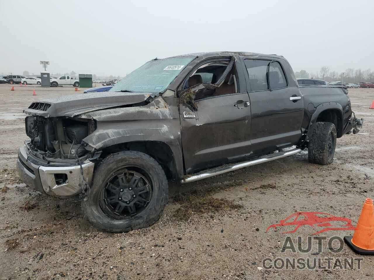 TOYOTA TUNDRA 2018 - 5TFAW5F16JX750060