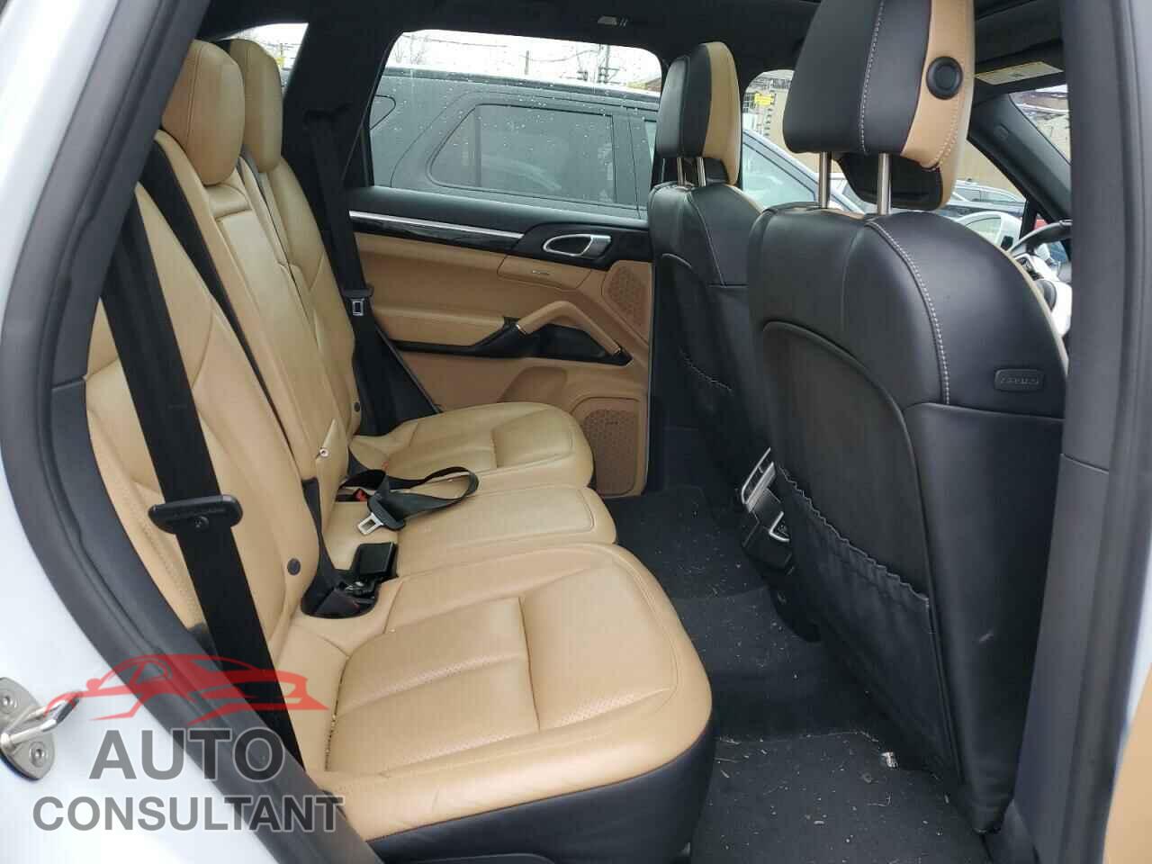 PORSCHE CAYENNE 2018 - WP1AA2A20JKA05944