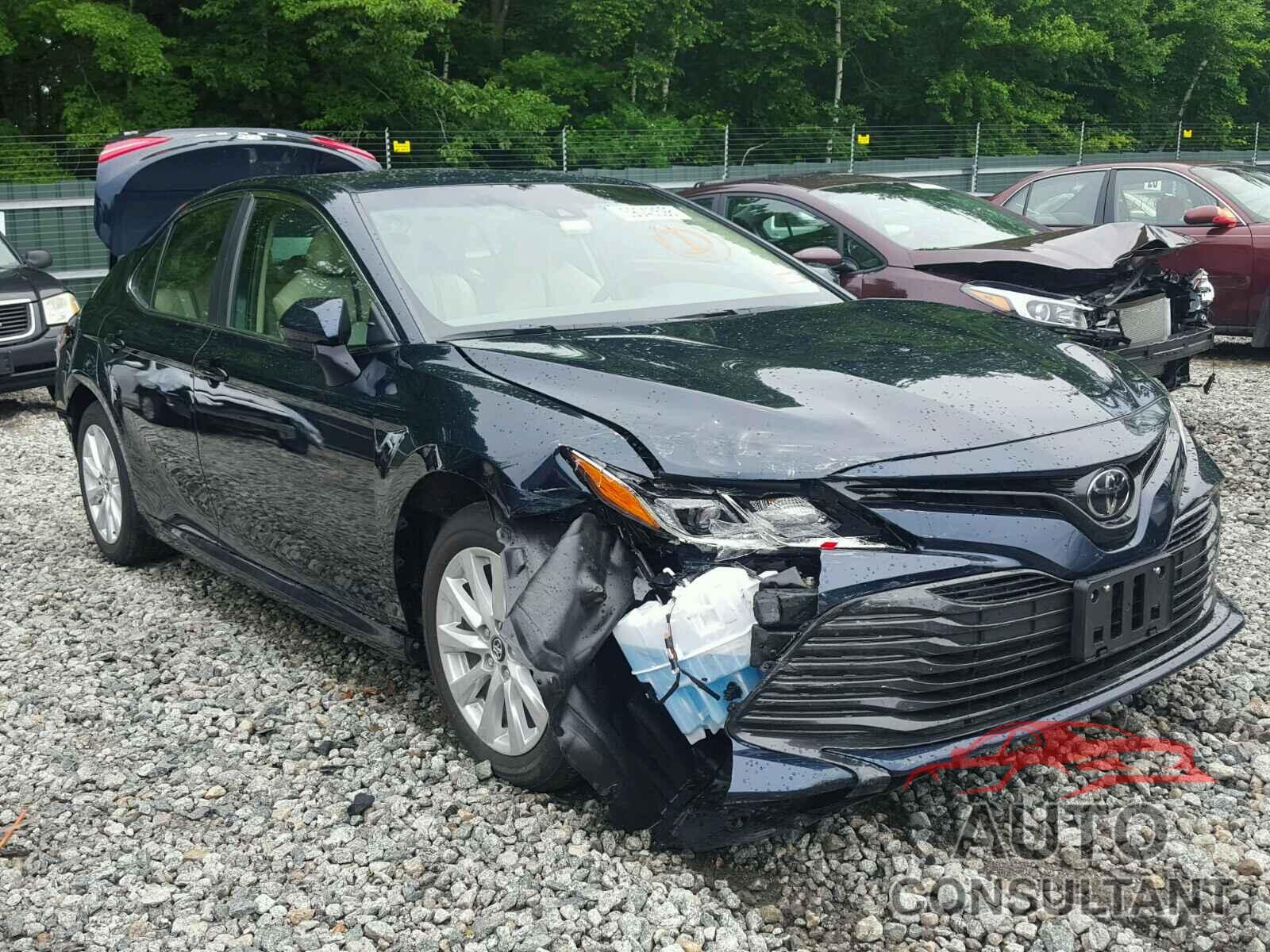 TOYOTA CAMRY 2018 - 4T1B11HK8JU546388