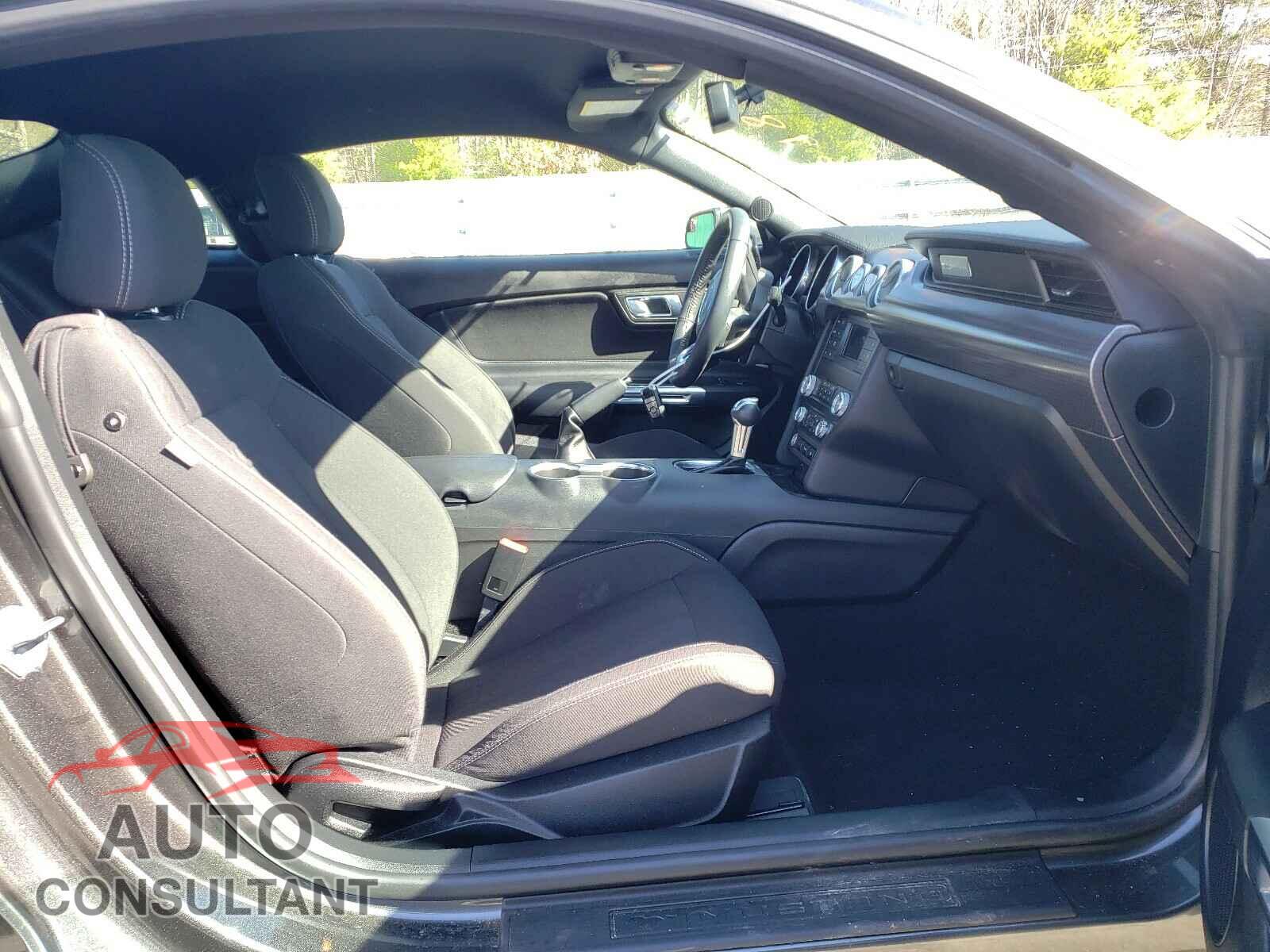 FORD MUSTANG 2019 - 1FA6P8THXK5105372