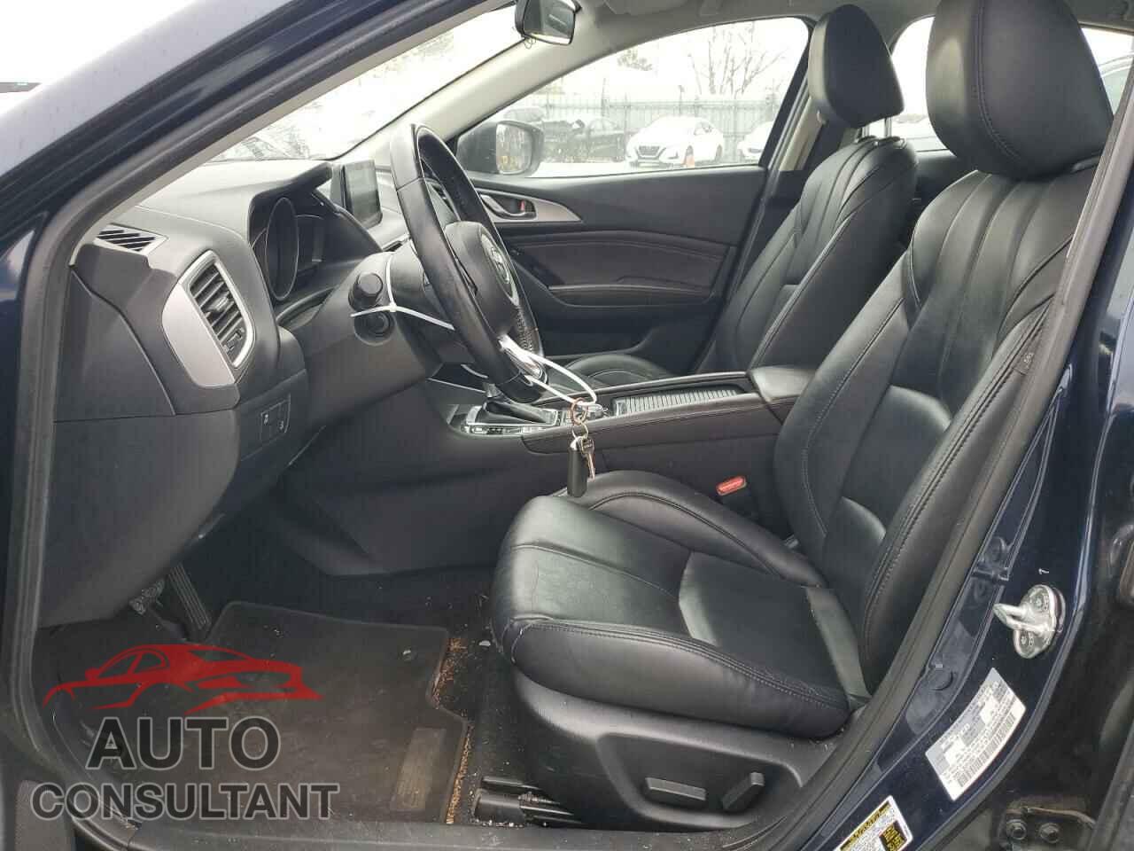 MAZDA 3 2018 - 3MZBN1L39JM183948