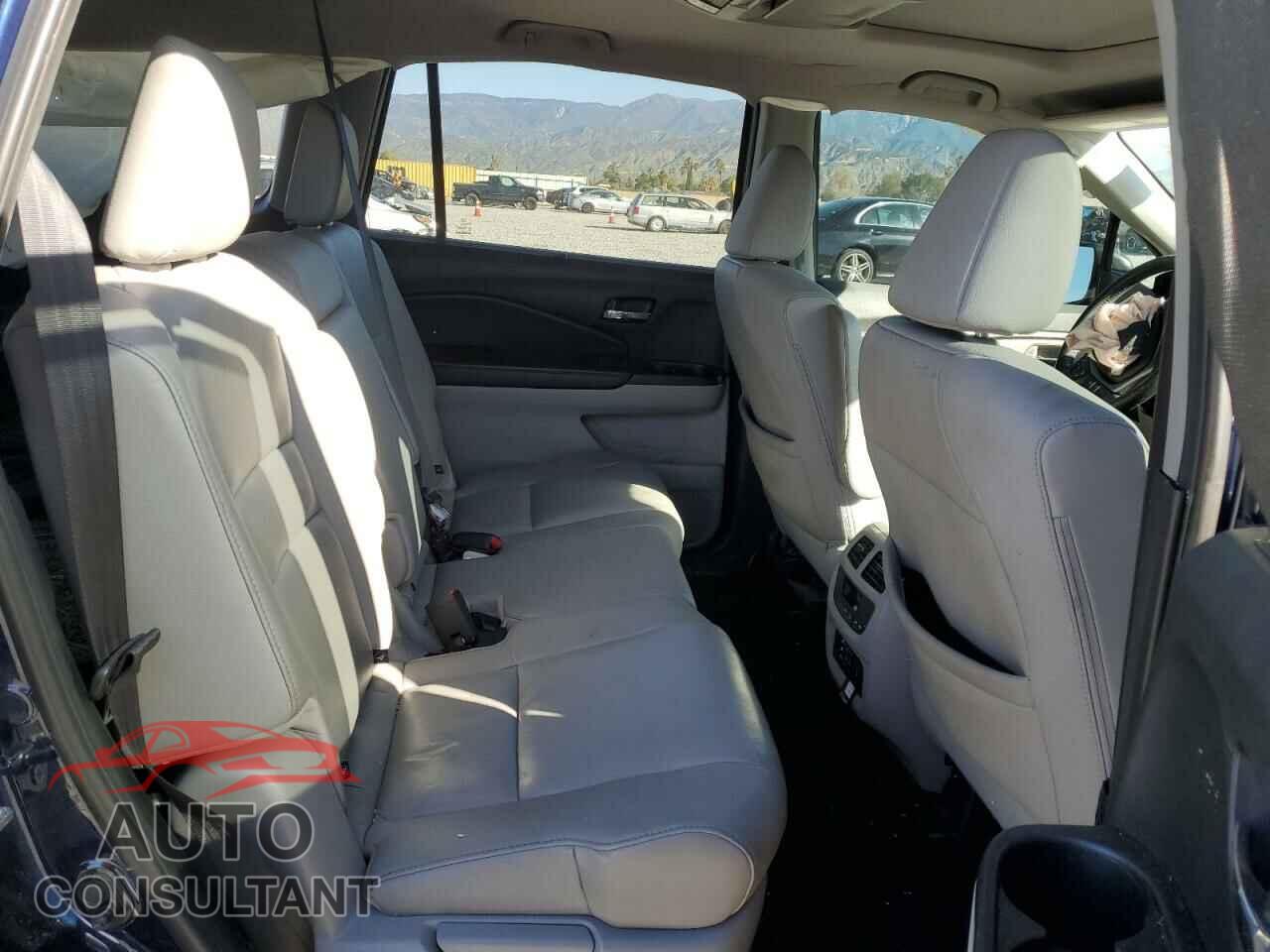 HONDA PILOT 2017 - 5FNYF6H83HB026054