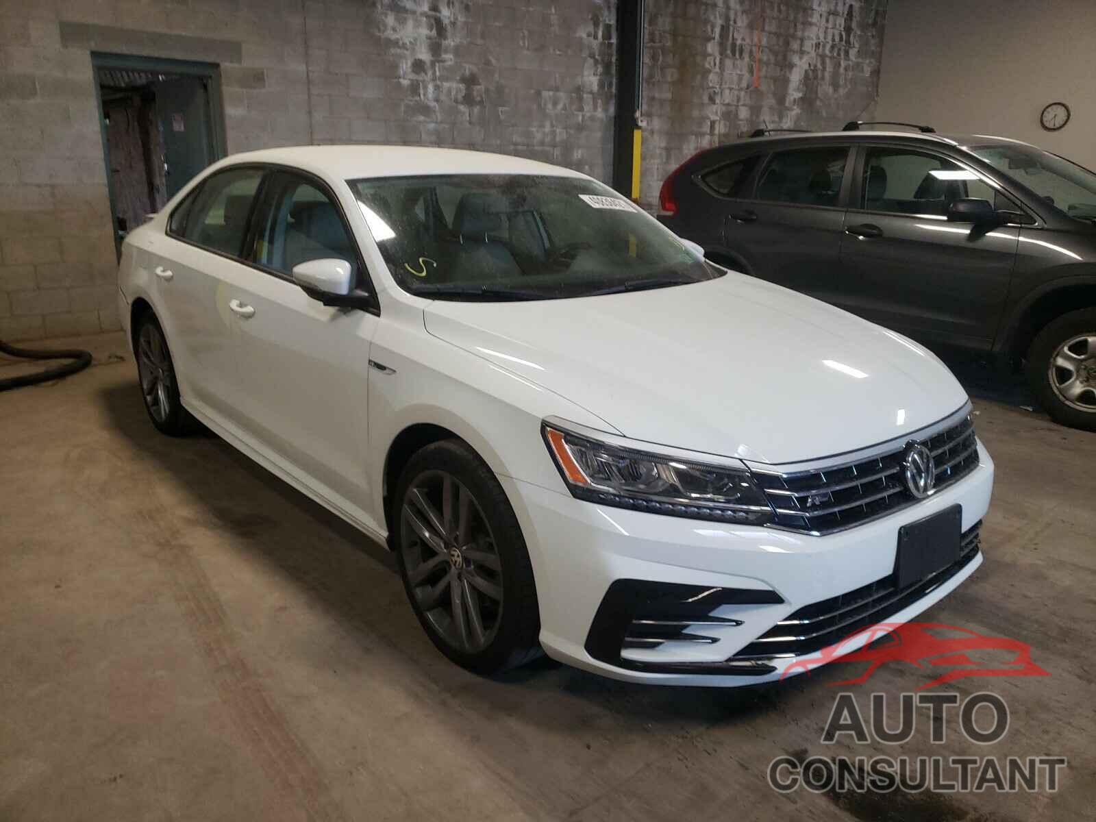 VOLKSWAGEN PASSAT 2018 - 1VWAA7A38JC011974