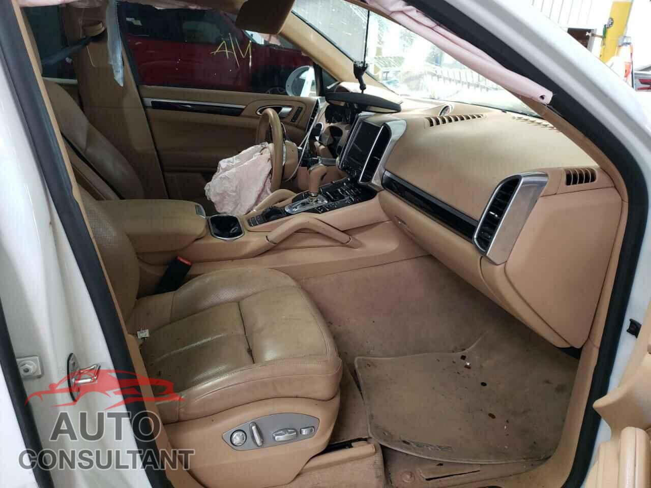 PORSCHE CAYENNE 2017 - WP1AA2A2XHKA81407