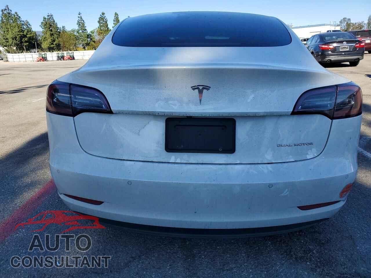 TESLA MODEL 3 2019 - 5YJ3E1EB4KF511164