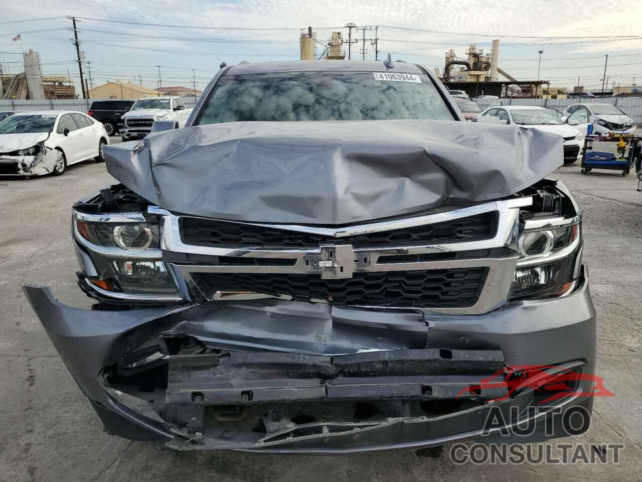 CHEVROLET SUBURBAN 2019 - 1GNSKHKC3KR159626