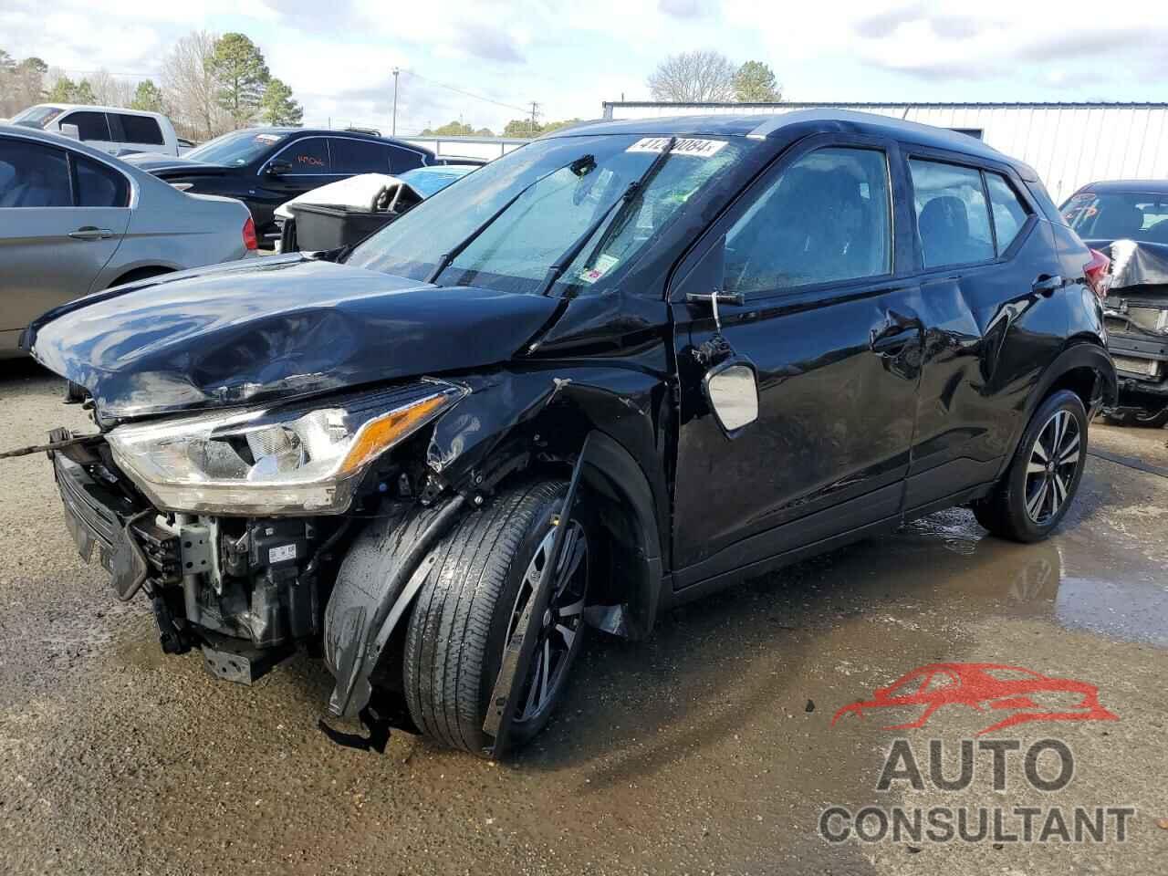 NISSAN KICKS 2018 - 3N1CP5CU2JL535987